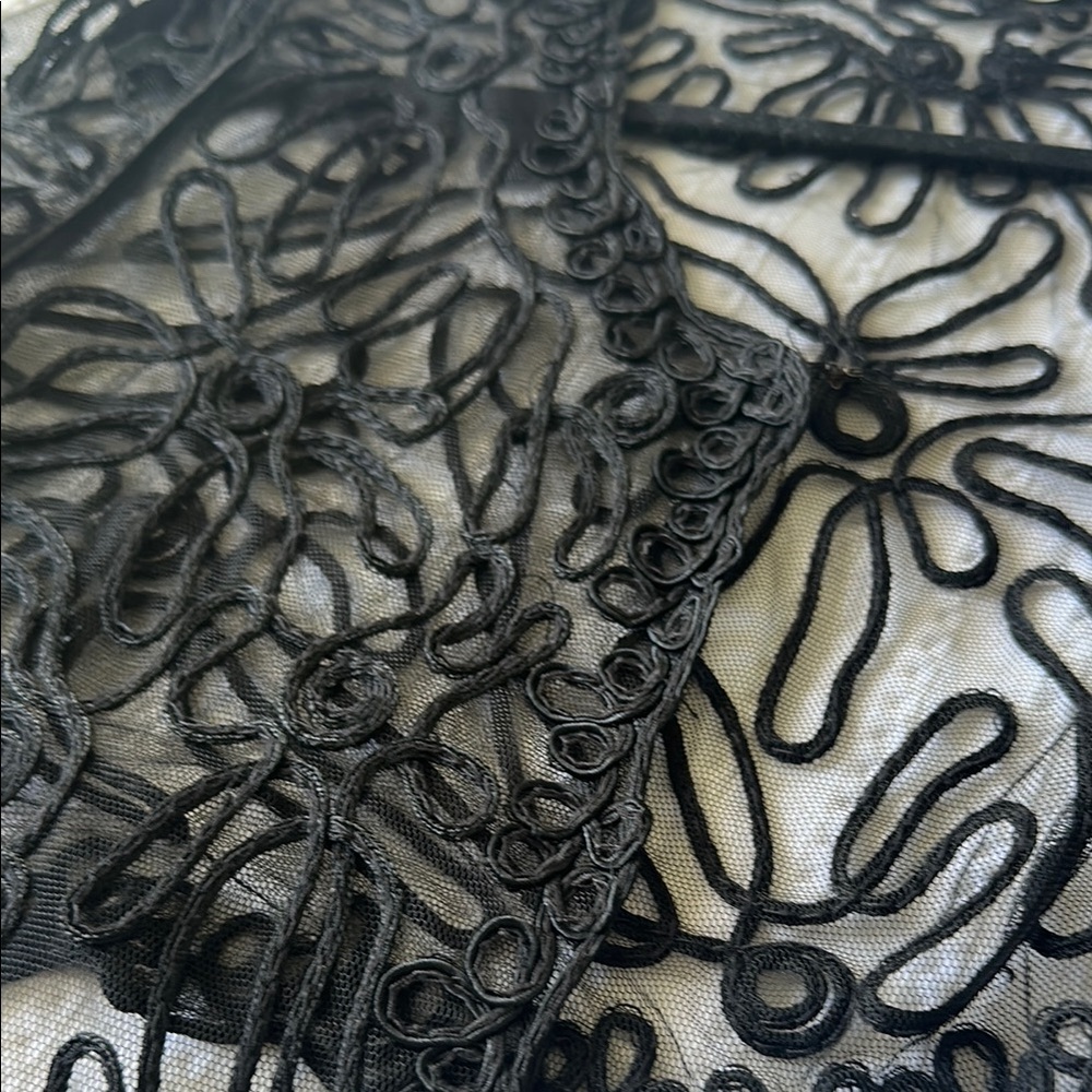 Elegant Black Lace Cape Jacket - Picture 4 of 5